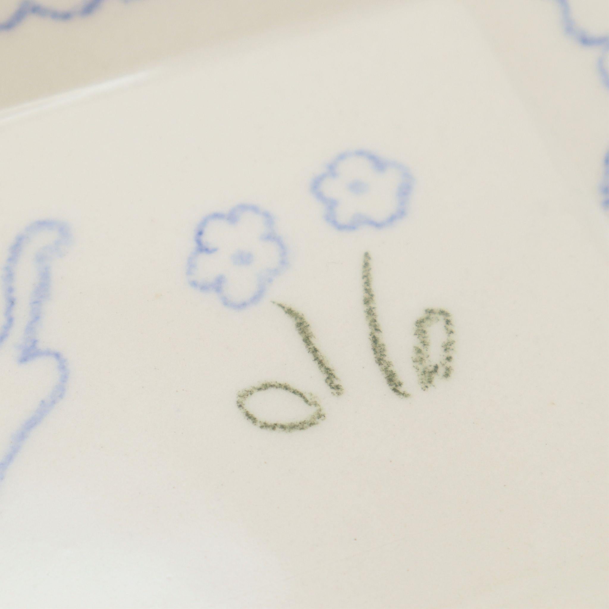 In the flower field | Plate