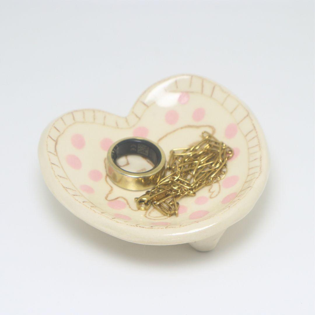 Holding hands | Accessory Dish