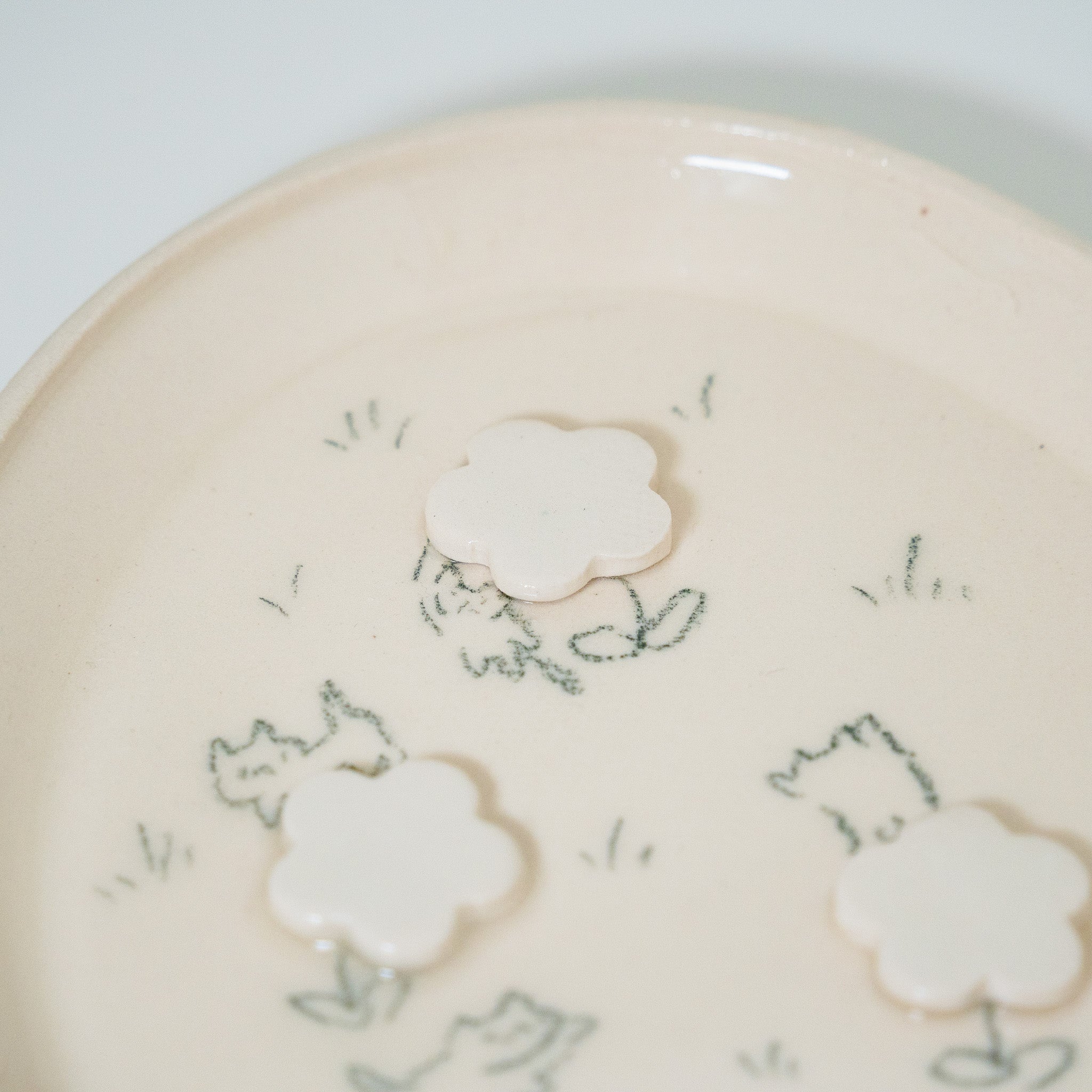 Hidden in the Flowers | Plate