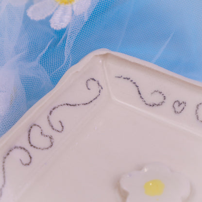 Egg or Flower? | Plate