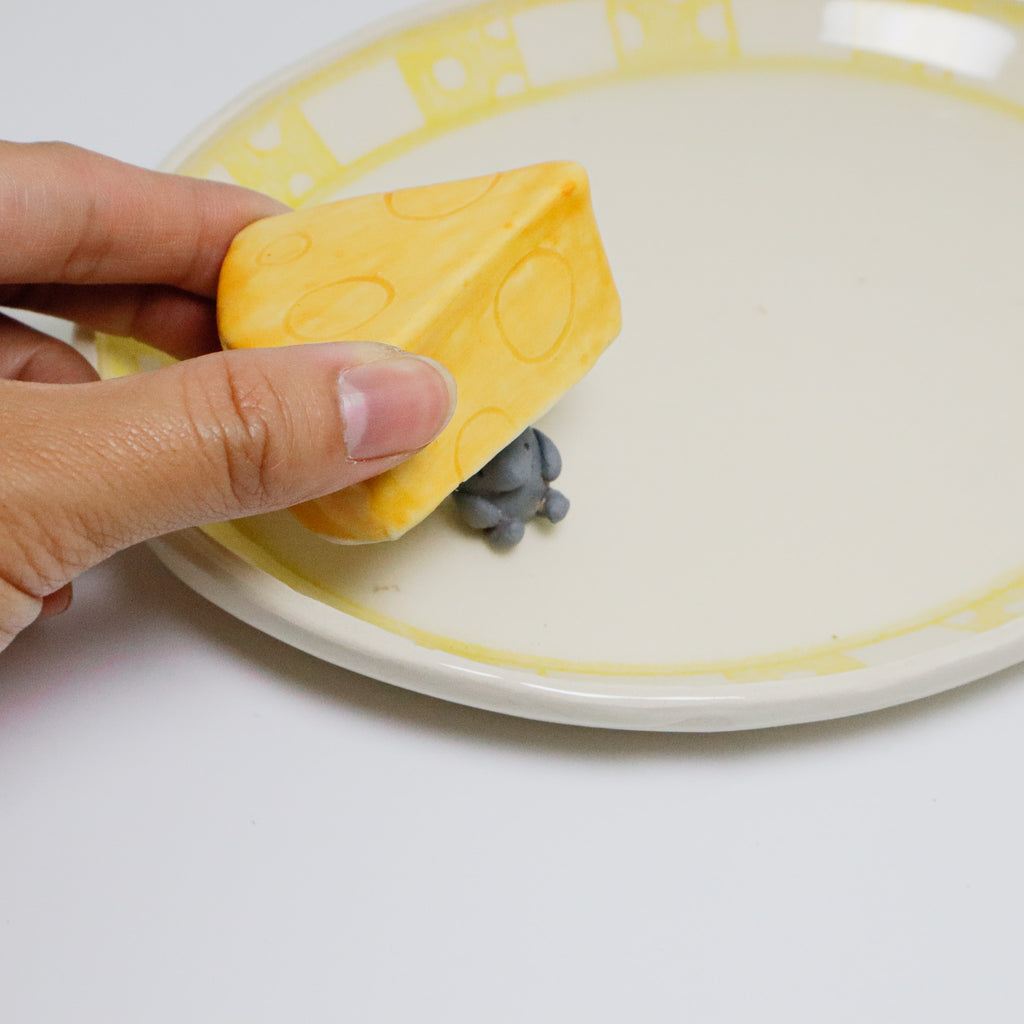 Mouse and His Hideaway | Plate